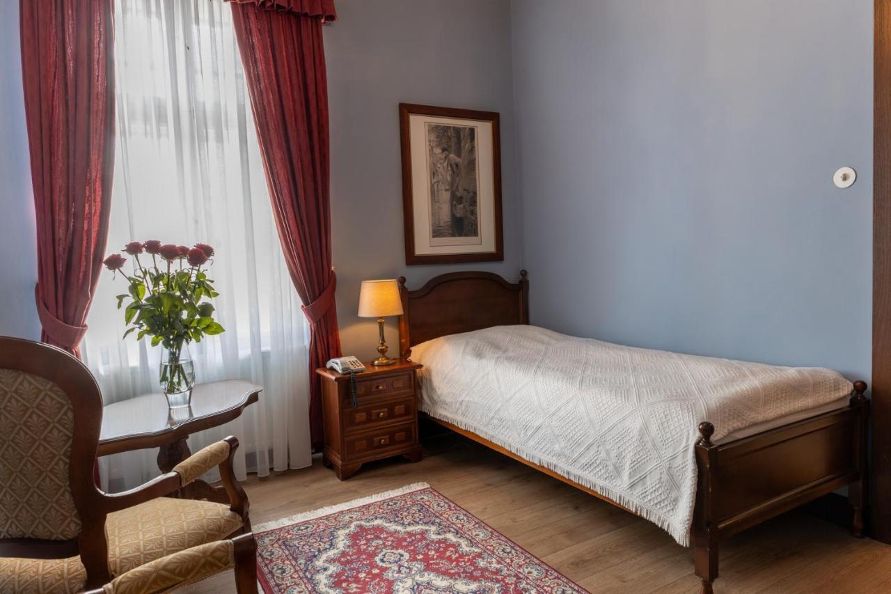 וולקה פופוביצה Hotel Zamek Stirin מראה חיצוני תמונה